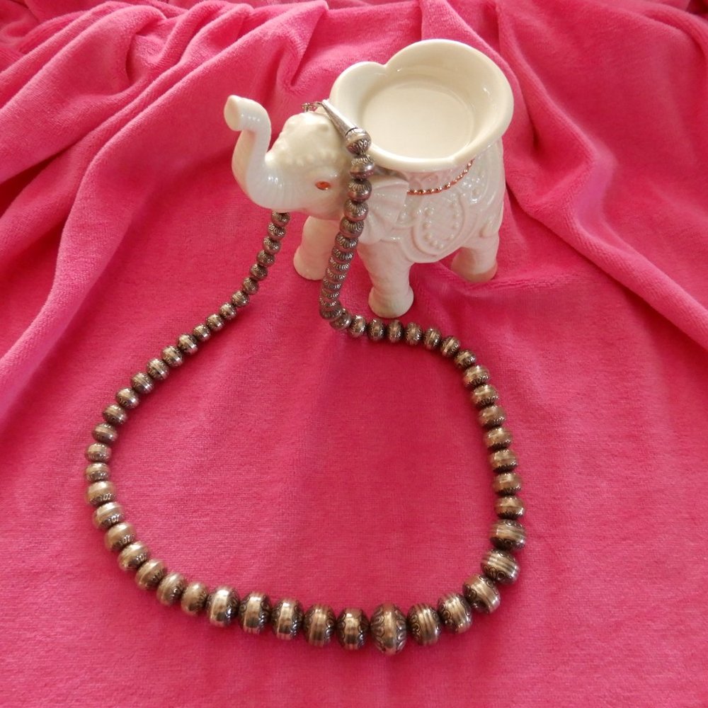 NAVAJO Graduated STERLING SILVER Beaded Necklace - Picture 9 of 11